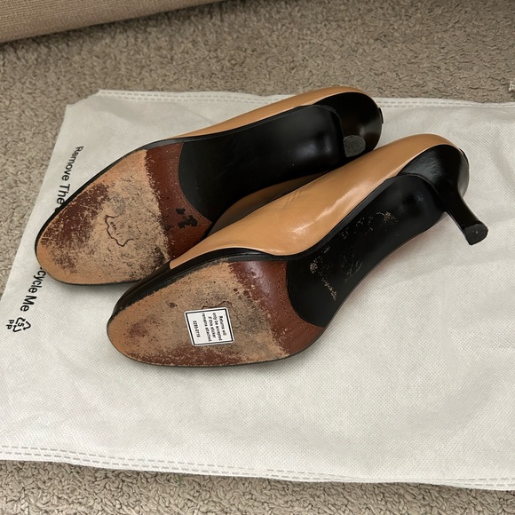 Stuart Weitzman round toe pumps • size 8 - Picture 5 of 7